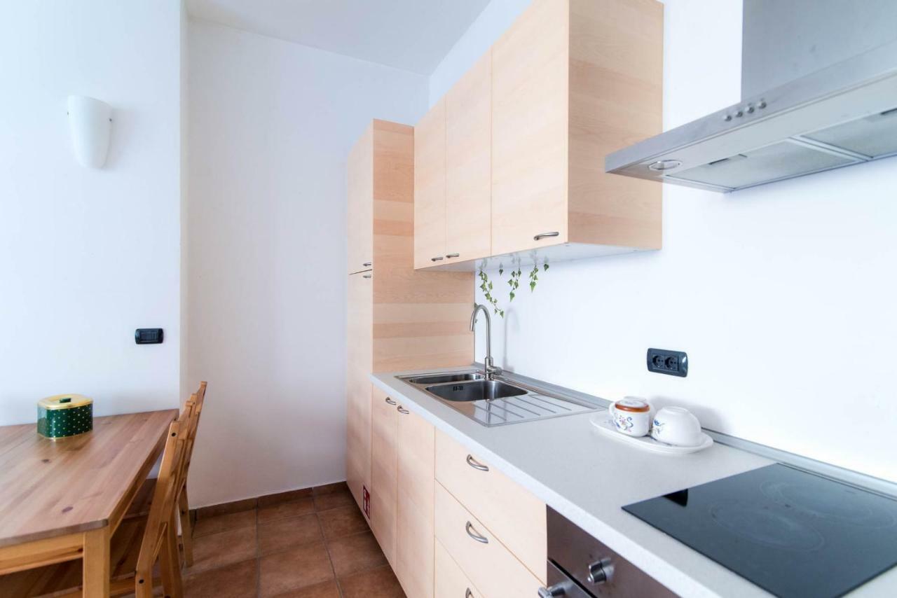 Al Piccolo Molo Apartment โกโม ภายนอก รูปภาพ