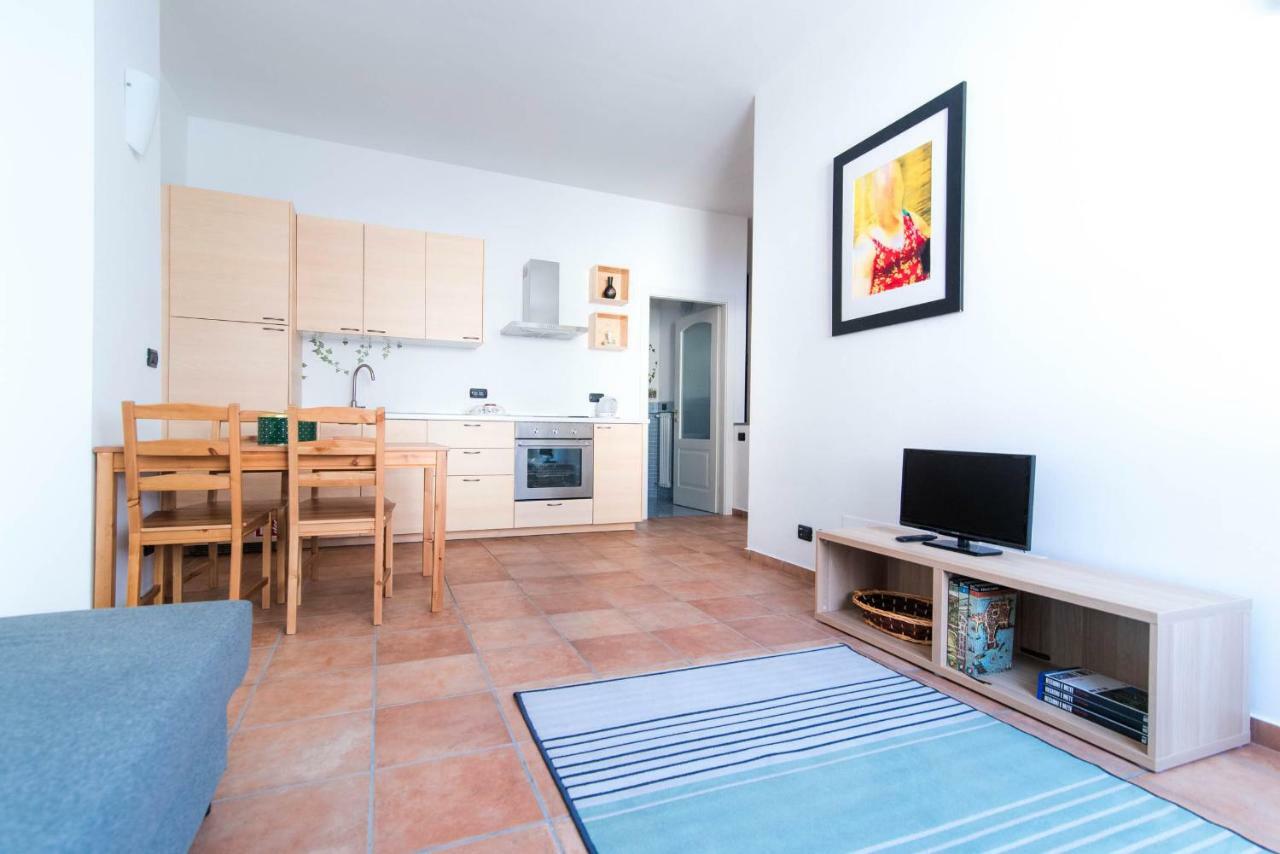 Al Piccolo Molo Apartment โกโม ภายนอก รูปภาพ