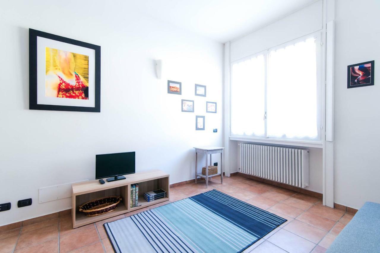 Al Piccolo Molo Apartment โกโม ภายนอก รูปภาพ