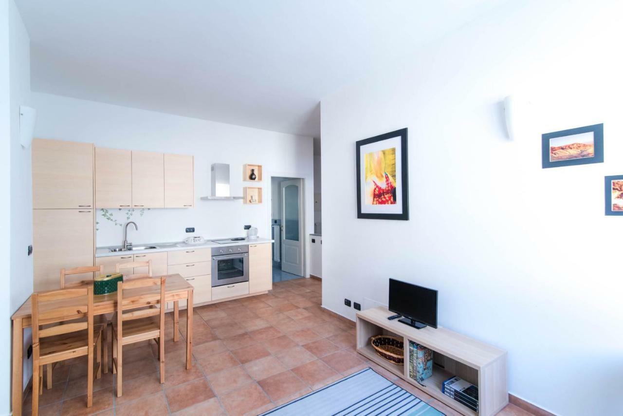 Al Piccolo Molo Apartment โกโม ภายนอก รูปภาพ